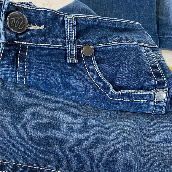 Wrangler Women's Blue Jeans - Picture 4 of 9